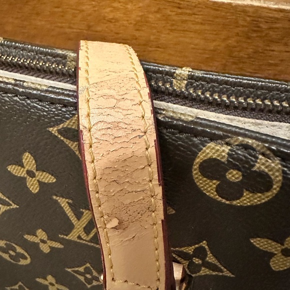 Louis Vuitton Signature Monogram Tote - Brown and Cream - Picture 4 of 16